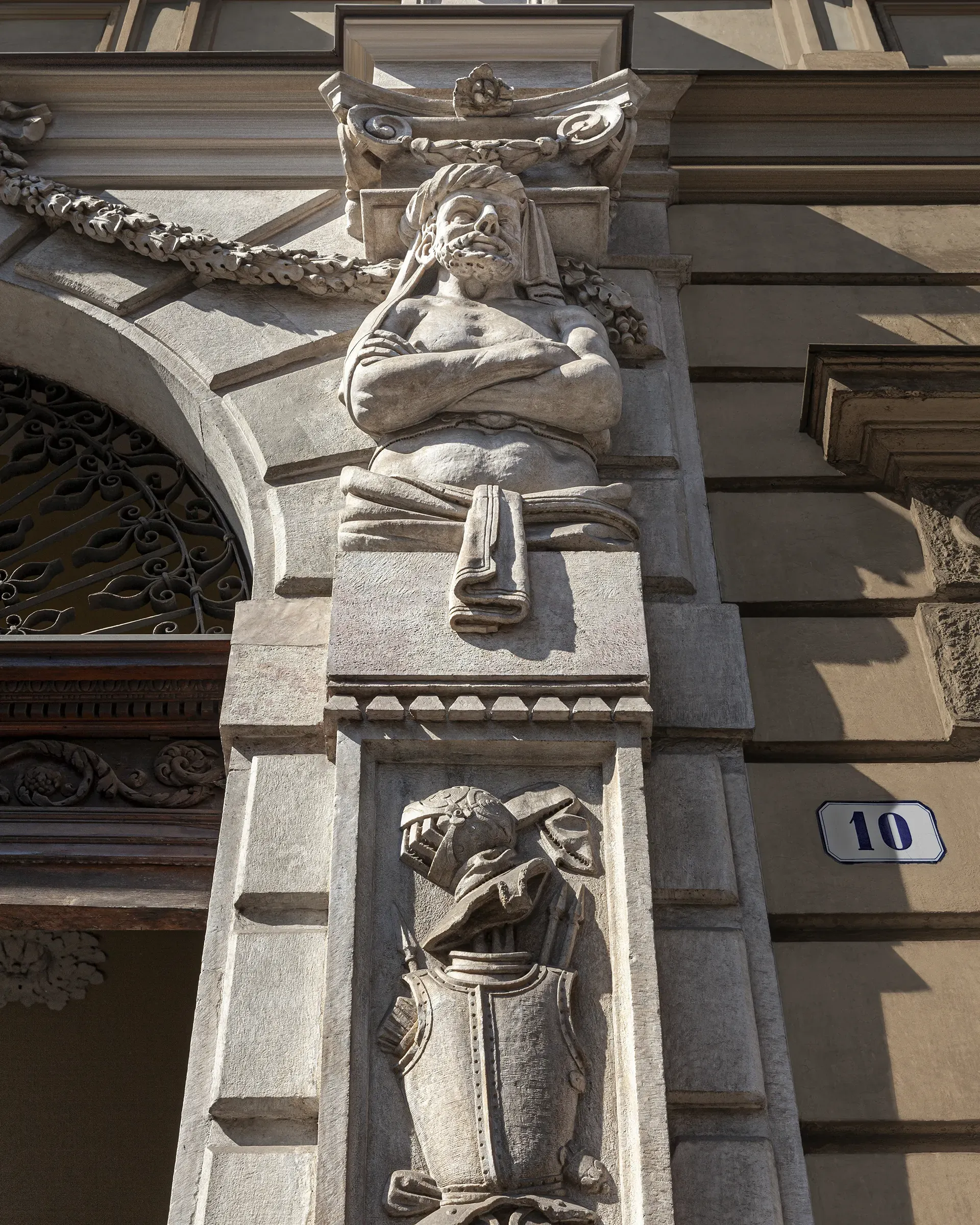 Palazzo Masino Dettaglio Colonna Scultura Cariatide